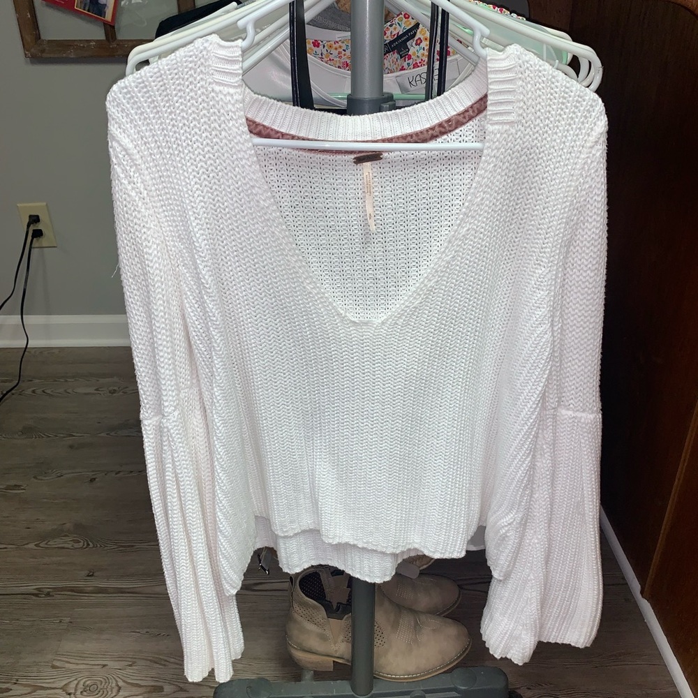 FREE PEOPLE White Sweater Long-sleeve S